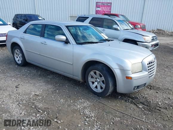 2007 Chrysler 300 Limited with VIN 2C3KA53G87H759422, listed as a IAAI auction lot 43402505 with 219,940 mi miles and . Bid and sale history available at DreamBid. Image 1.