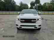 2020 Ram 1500 Laramie z VIN 1C6RREJT7LN160720, wystawiony jako Copart lot #70410455 z przebiegiem 55 863 mil mil oraz Nie do naprawy • Non repairable. Historia ofert i sprzedaży dostępna na DreamBid. Obrazek 13.