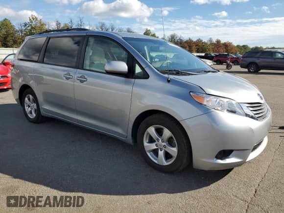 2014 Toyota Sienna LE AAS with VIN 5TDKK3DC4ES501132, listed as a Copart auction lot 86618255 with 109,463 mi miles and Clean title. Bid and sale history available at DreamBid. Image 4.