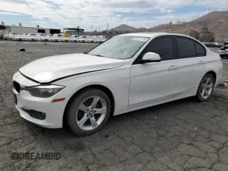 2013 BMW 3 Series 328i с VIN WBA3C1C52DK103168, выставлен на аукционе Copart как лот 82374135 с пробегом 70 803 миль миль и Чистый • Clean title. История ставок и продаж доступна на DreamBid. Изображение 1.
