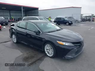 2018 Toyota Camry XSE z VIN 4T1BZ1HK6JU016266, wystawiony jako IAAI lot #40437832 z przebiegiem 241 660 mil mil oraz . Historia ofert i sprzedaży dostępna na DreamBid. Obrazek 1.