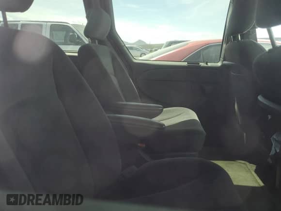 2004 Dodge Caravan SXT with VIN 2D4GP44L64R539758, listed as a Copart auction lot 58824385 with 218,532 mi miles and Salvage title. Bid and sale history available at DreamBid. Image 11.