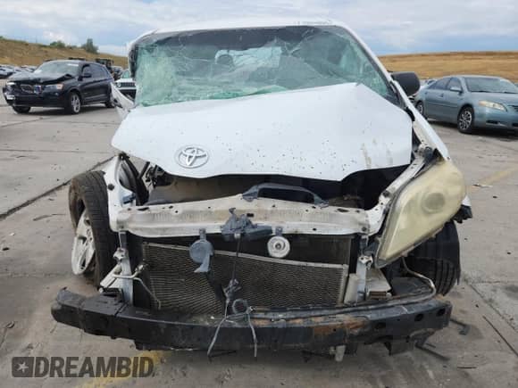 2015 Toyota Sienna L with VIN 5TDZK3DC9FS669784, listed as a Copart auction lot 71094805 with Not provided miles and Salvage title. Bid and sale history available at DreamBid. Image 5.