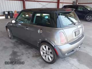 2004 MINI Hardtop S with VIN WMWRE33474TD80161, listed as a IAAI auction lot 42585952 with 132,158 mi miles and . Bid and sale history available at DreamBid. Image 3.