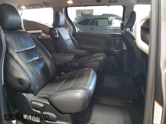 2017 Toyota Sienna SE with VIN 5TDXZ3DC7HS825200, listed as a Copart auction lot 70044905 with 221,114 mi miles and Salvage title. Bid and sale history available at DreamBid. Image 11.