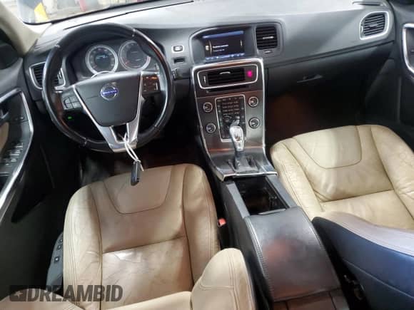 2013 Volvo S60 T6 R-Design Platinum с VIN YV1902FH1D1229913, выставлен на аукционе Copart как лот 71681125 с пробегом 129 365 миль миль и Чистый • Clean title. История ставок и продаж доступна на DreamBid. Изображение 8.