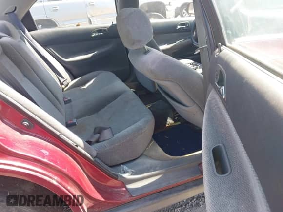 1996 Honda Accord LX z VIN 1HGCD5633TA077784, wystawiony jako IAAI lot #43302358 z przebiegiem 235 003 mil mil oraz . Historia ofert i sprzedaży dostępna na DreamBid. Obrazek 8.