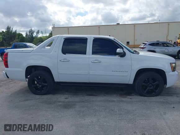 2011 Chevrolet Avalanche LT с VIN 3GNTKFE37BG285847, выставлен на аукционе IAAI как лот 43532948 с пробегом 210 549 миль миль и . История ставок и продаж доступна на DreamBid. Изображение 13.
