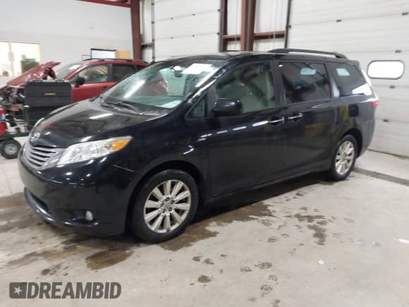 2017 Toyota Sienna XLE with VIN 5TDDZ3DC1HS156781, listed as a IAAI auction lot 41457089 with 189,921 mi miles and . Bid and sale history available at DreamBid. Image 2.