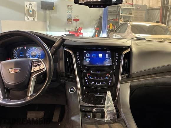 2016 Cadillac Escalade ESV Platinum z VIN 1GYS4KKJ5GR453707, wystawiony jako Copart lot #61802745 z przebiegiem 175 852 mil mil oraz Szkoda całkowita • Salvage title. Historia ofert i sprzedaży dostępna na DreamBid. Obrazek 9.