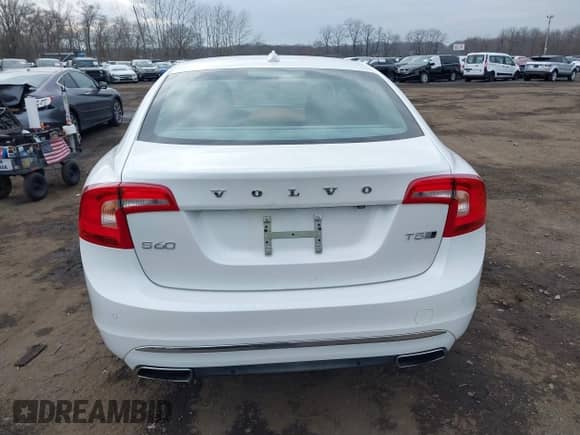2017 Volvo S60 Inscription с VIN LYV402TK3HB196430, выставлен на аукционе IAAI как лот 41301147 с пробегом 20 188 миль миль и . История ставок и продаж доступна на DreamBid. Изображение 16.