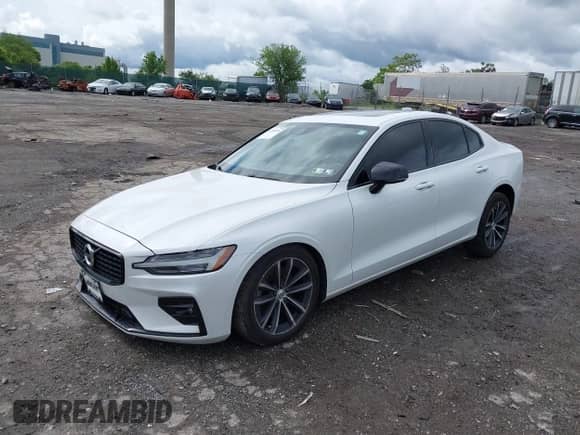 2021 Volvo S60 Momentum с VIN 7JR102TZ4MG117993, выставлен на аукционе IAAI как лот 42340226 с пробегом 32 694 миль миль и . История ставок и продаж доступна на DreamBid. Изображение 18.