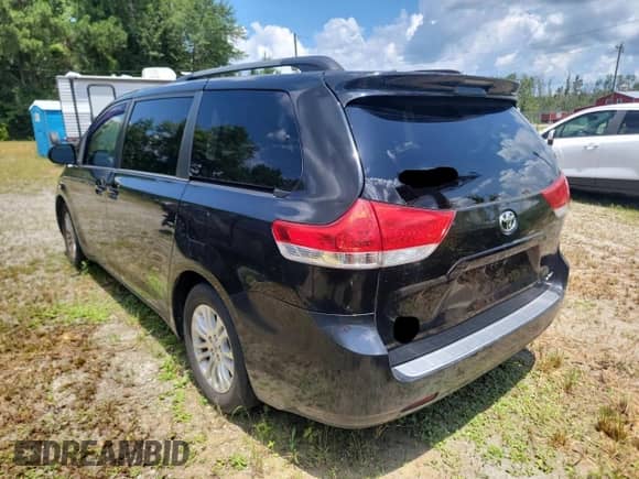 2013 Toyota Sienna XLE AAS с VIN 5TDYK3DC2DS397670, выставлен на аукционе Copart как лот 66660505 с пробегом 284 806 миль миль и Чистый • Clean title. История ставок и продаж доступна на DreamBid. Изображение 3.