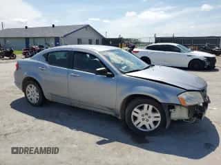 2014 Dodge Avenger SE z VIN 1C3CDZAG0EN116623, wystawiony jako Copart lot #67348335 z przebiegiem 135 136 mil mil oraz Szkoda całkowita • Salvage title. Historia ofert i sprzedaży dostępna na DreamBid. Obrazek 4.