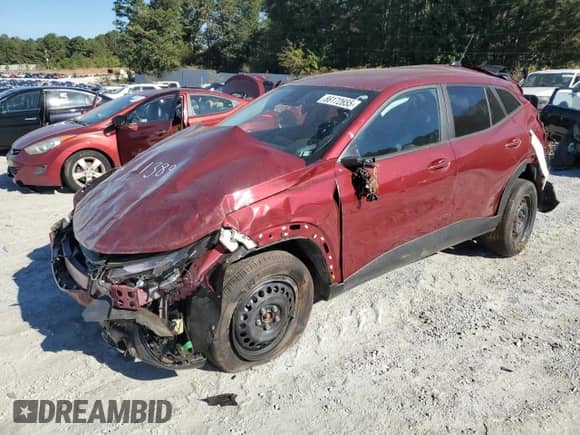 2025 Chevrolet Trax LS с VIN KL77LFEPXSC221389, выставлен на аукционе Copart как лот 86172655 с пробегом 17 656 миль миль и Списание • Salvage title. История ставок и продаж доступна на DreamBid. Изображение 1.