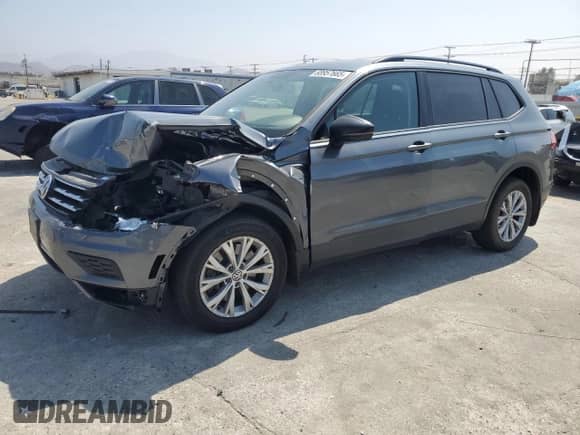 2018 Volkswagen Tiguan S с VIN 3VV1B7AXXJM111786, выставлен на аукционе Copart как лот 68957665 с пробегом 129 625 миль миль и Списание • Salvage title. История ставок и продаж доступна на DreamBid. Изображение 1.