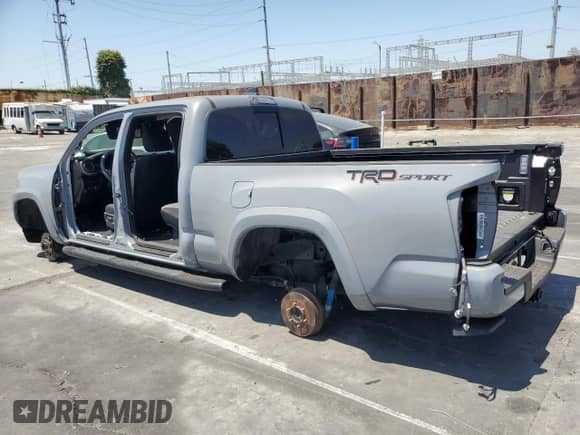 2021 Toyota Tacoma SR5 с VIN 3TMBZ5DNXMM031339, выставлен на аукционе Copart как лот 59178515 с пробегом 27 885 миль миль и Списание • Salvage title. История ставок и продаж доступна на DreamBid. Изображение 2.
