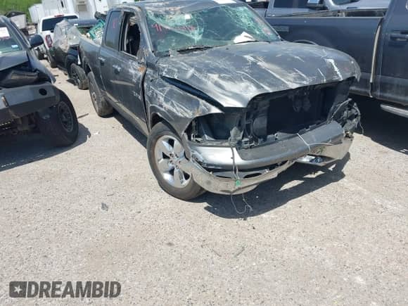 2010 Dodge 1500 SLT z VIN 1D7RB1GP9AS100152, wystawiony jako IAAI lot #41956313 z przebiegiem Nie podano mil oraz . Historia ofert i sprzedaży dostępna na DreamBid. Obrazek 11.