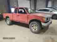 1997 Toyota Tacoma z VIN 4TAWM72N8VZ276375, wystawiony jako Copart lot #47674005 z przebiegiem 266 203 mil mil oraz Czysty tytuł • Clean title. Historia ofert i sprzedaży dostępna na DreamBid. Obrazek 4.