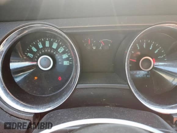 2014 Ford Mustang V6 with VIN 1ZVBP8AM1E5201935, listed as a Copart auction lot 80339675 with 190,925 mi miles and Salvage title. Bid and sale history available at DreamBid. Image 9.