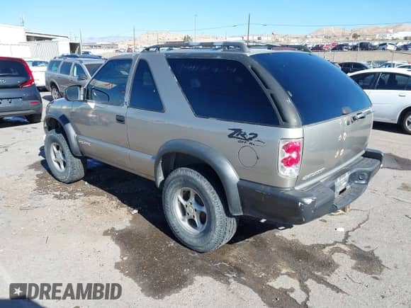 2000 Chevrolet Blazer LS с VIN 1GNCT18W7YK298489, выставлен на аукционе IAAI как лот 41422643 с пробегом 194 207 миль миль и . История ставок и продаж доступна на DreamBid. Изображение 3.