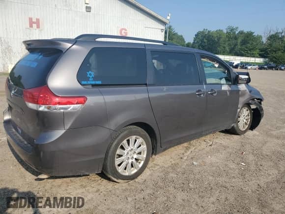 2011 Toyota Sienna XLE with VIN 5TDDK3DC0BS027782, listed as a Copart auction lot 64432135 with 212,179 mi miles and Salvage title. Bid and sale history available at DreamBid. Image 3.