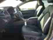 2022 Toyota Camry Hybrid XSE z VIN 4T1K31AK1NU585687, wystawiony jako Copart lot #81954735 z przebiegiem 26 509 mil mil oraz Szkoda całkowita • Salvage title. Historia ofert i sprzedaży dostępna na DreamBid. Obrazek 7.