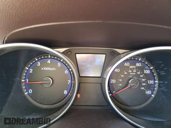 2011 Hyundai Tucson Limited with VIN KM8JU3AC2BU260684, listed as a Copart auction lot 85520615 with 129,401 mi miles and Salvage title. Bid and sale history available at DreamBid. Image 9.