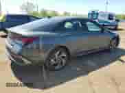 2025 Hyundai Elantra SEL Sport z VIN KMHLM4DG1SU902910, wystawiony jako Copart lot #56459145 z przebiegiem 7 637 mil mil oraz Nie do naprawy • Non repairable. Historia ofert i sprzedaży dostępna na DreamBid. Obrazek 3.