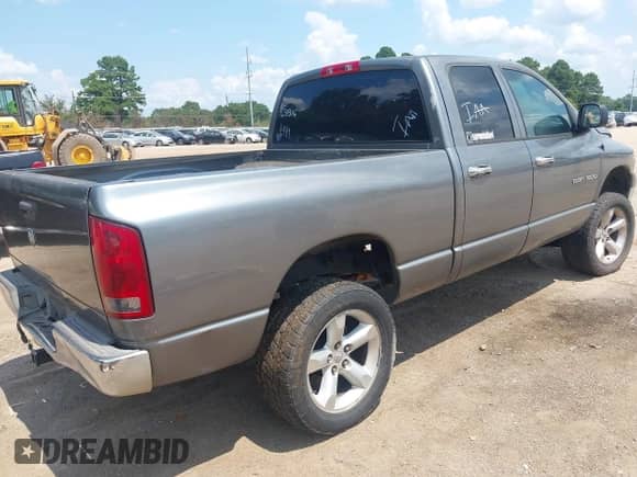 2005 Dodge 1500 SLT with VIN 1D7HA18D45J631516, listed as a IAAI auction lot 42998982 with 220,396 mi miles and . Bid and sale history available at DreamBid. Image 4.