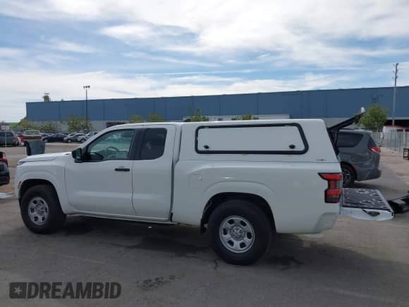 2024 Nissan Frontier S z VIN 1N6ED1CL9RN670598, wystawiony jako IAAI lot #41606152 z przebiegiem 1 172 mil mil oraz . Historia ofert i sprzedaży dostępna na DreamBid. Obrazek 15.