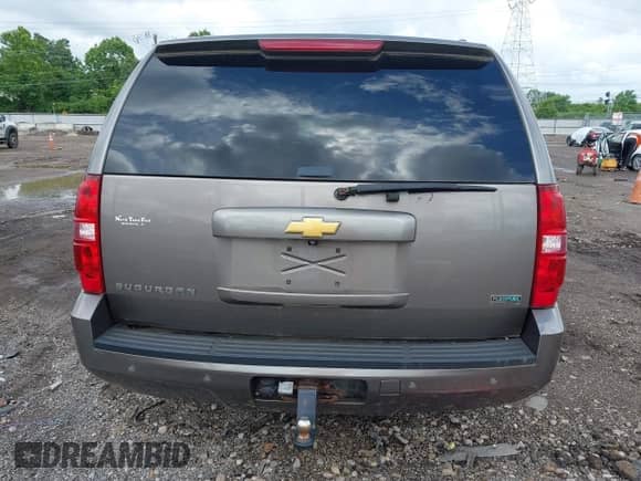 2012 Chevrolet Suburban LT with VIN 1GNSKJE77CR175142, listed as a IAAI auction lot 42546388 with 227,658 mi miles and . Bid and sale history available at DreamBid. Image 16.
