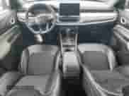 2023 Jeep Compass Latitude z VIN 3C4NJDBN8PT561711, wystawiony jako Copart lot #80108915 z przebiegiem 36 799 mil mil oraz Czysty tytuł • Clean title. Historia ofert i sprzedaży dostępna na DreamBid. Obrazek 8.