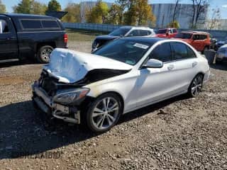 2015 Mercedes-Benz C 300 z VIN 55SWF4JB5FU068724, wystawiony jako Copart lot #85886015 z przebiegiem 95 879 mil mil oraz Szkoda całkowita • Salvage title. Historia ofert i sprzedaży dostępna na DreamBid. Obrazek 1.