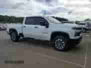 2024 Chevrolet Silverado 2500HD Custom с VIN 2GC4YME75R1132258, выставлен на аукционе Copart как лот 69998305 с пробегом 87 232 миль миль и Списание • Salvage title. История ставок и продаж доступна на DreamBid. Изображение 4.