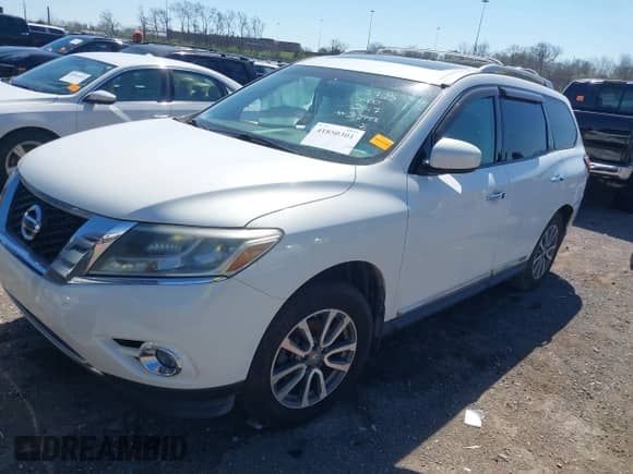 2013 Nissan Pathfinder Platinum with VIN 5N1AR2MN1DC662147, listed as a IAAI auction lot 41850301 with 141,948 mi miles and . Bid and sale history available at DreamBid. Image 2.