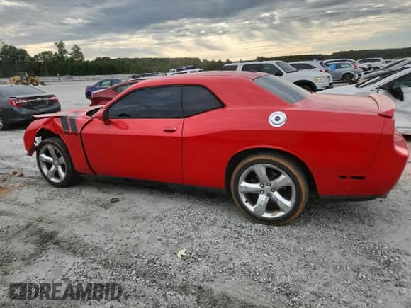 2014 Dodge Challenger R/T with VIN 2C3CDYBT8EH177264, listed as a Copart auction lot 70327855 with 105,628 mi miles and Salvage title. Bid and sale history available at DreamBid. Image 2.