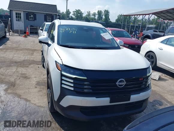 2025 Nissan Kicks SR with VIN 3N8AP6DB6SL314471, listed as a IAAI auction lot 42718131 with 987 mi miles and . Bid and sale history available at DreamBid. Image 12.