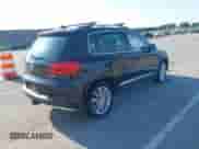 2012 Volkswagen Tiguan S с VIN WVGAV7AX7CW523894, выставлен на аукционе IAAI как лот 42534789 с пробегом 100 944 миль миль и . История ставок и продаж доступна на DreamBid. Изображение 4.