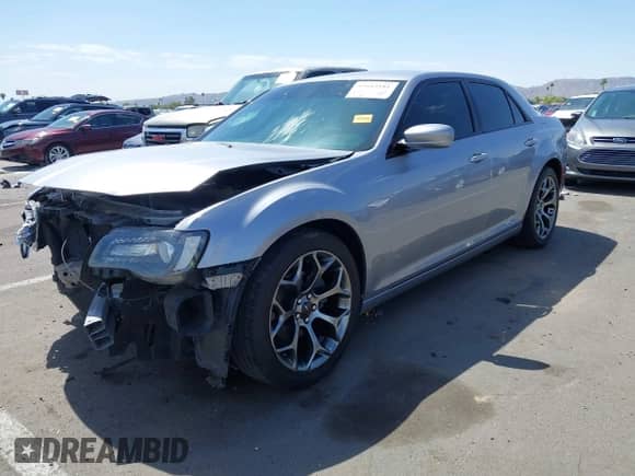 2015 Chrysler 300 S с VIN 2C3CCABGXFH853521, выставлен на аукционе IAAI как лот 42683181 с пробегом 138 085 миль миль и . История ставок и продаж доступна на DreamBid. Изображение 2.