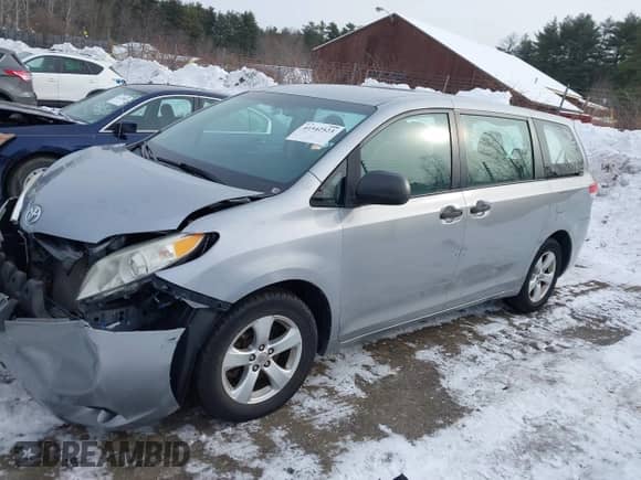 2012 Toyota Sienna с VIN 5TDKA3DC3CS010468, выставлен на аукционе IAAI как лот 41542523 с пробегом 56 055 миль миль и . История ставок и продаж доступна на DreamBid. Изображение 14.