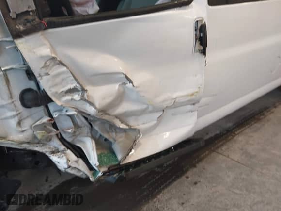 2018 Chevrolet Express Passenger LT с VIN 1GAZGPFG3J1267167, выставлен на аукционе IAAI как лот 42320536 с пробегом 81 068 миль миль и . История ставок и продаж доступна на DreamBid. Изображение 17.
