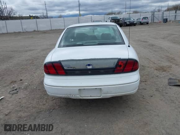 2000 Chevrolet Lumina с VIN 2G1WL52J3Y1322497, выставлен на аукционе IAAI как лот 42116002 с пробегом 157 288 миль миль и . История ставок и продаж доступна на DreamBid. Изображение 16.