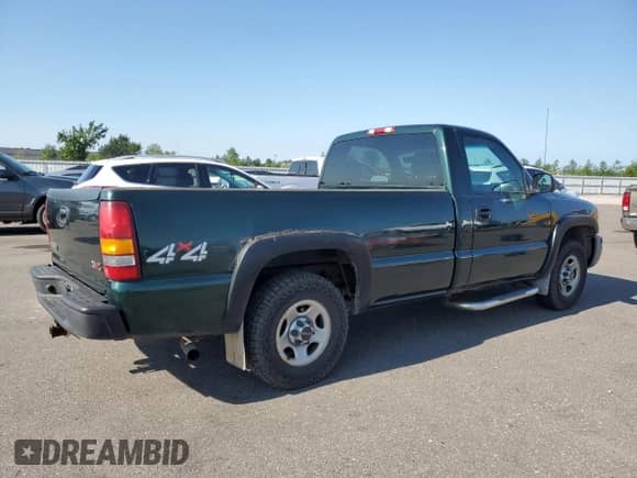 2003 GMC Sierra 1500 SLE z VIN 1GTEK14V13Z179001, wystawiony jako Copart lot #70587594 z przebiegiem 228 444 mil mil oraz Czysty tytuł • Clean title. Historia ofert i sprzedaży dostępna na DreamBid. Obrazek 3.