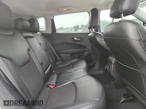 2021 Jeep Compass Latitude z VIN 3C4NJCBB1MT508005, wystawiony jako Copart lot #70726395 z przebiegiem 39 855 mil mil oraz Szkoda całkowita • Salvage title. Historia ofert i sprzedaży dostępna na DreamBid. Obrazek 11.