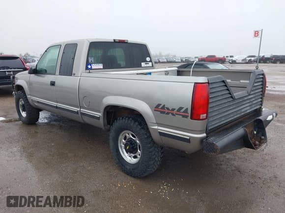 1998 Chevrolet Silverado 2500 с VIN 1GCGK29R0WE226301, выставлен на аукционе IAAI как лот 42151983 с пробегом 171 933 миль миль и . История ставок и продаж доступна на DreamBid. Изображение 3.