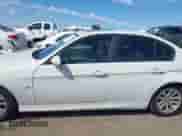 2007 BMW 3 Series 328i z VIN WBAVC53547FZ73971, wystawiony jako IAAI lot #43293178 z przebiegiem 137 616 mil mil oraz . Historia ofert i sprzedaży dostępna na DreamBid. Obrazek 13.