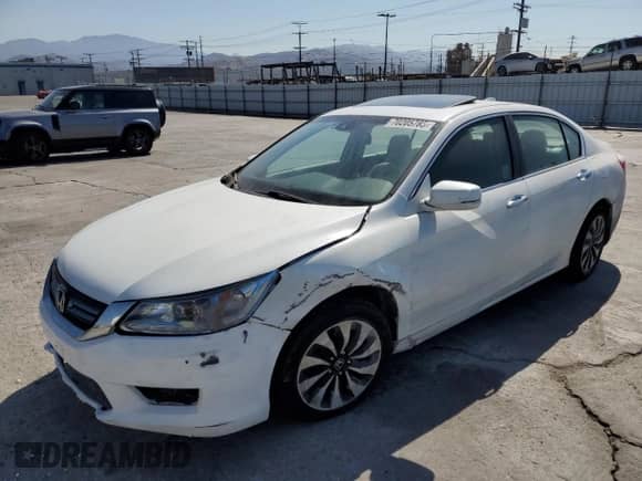 2015 Honda Accord Touring z VIN 1HGCR6F72FA008180, wystawiony jako Copart lot #70205785 z przebiegiem 51 056 mil mil oraz Szkoda całkowita • Salvage title. Historia ofert i sprzedaży dostępna na DreamBid. Obrazek 1.