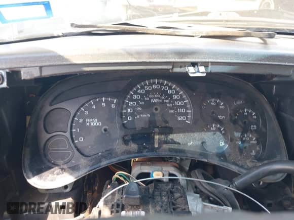 2005 Chevrolet Silverado 1500 Work Truck z VIN 1GCEC19X75Z352059, wystawiony jako IAAI lot #43358817 z przebiegiem Nie podano mil oraz . Historia ofert i sprzedaży dostępna na DreamBid. Obrazek 7.