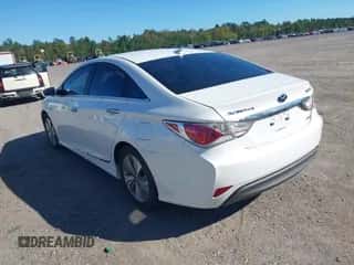2013 Hyundai Sonata с VIN KMHEC4A45DA094250, выставлен на аукционе IAAI как лот 43468115 с пробегом 118 726 миль миль и . История ставок и продаж доступна на DreamBid. Изображение 3.
